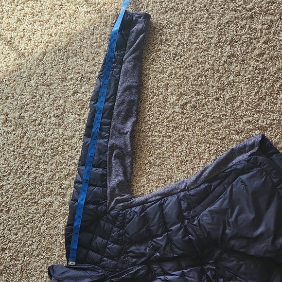 Lululemon Women's Quilted Jacket - Picture 6 of 8